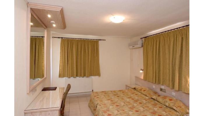 Senator Hotel Apartments poza 5